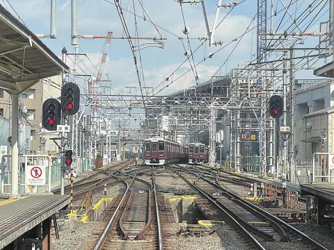 阪急淡路駅