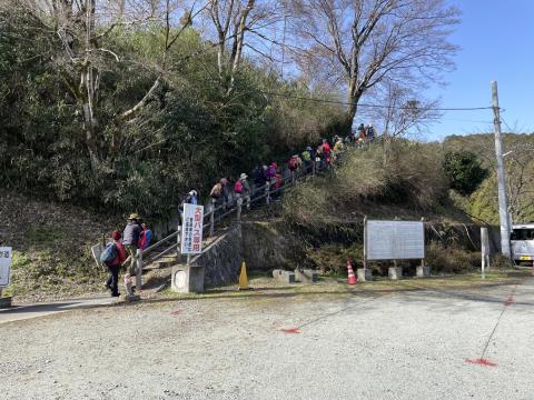 高取山への道