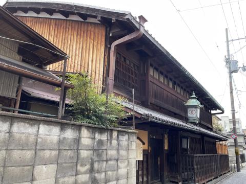 輪違屋