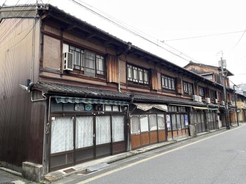 木造長屋