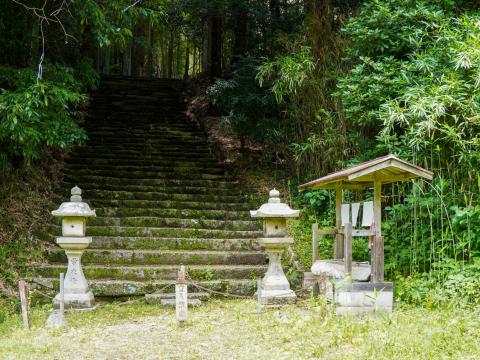 春日神社（東小田原随願寺跡）