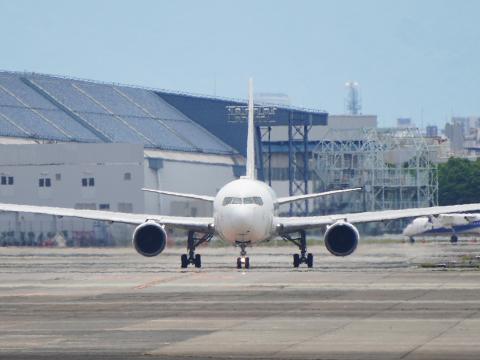 JAL B763 JA623J