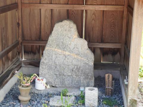石造十三仏像