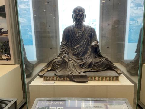 行基坐像