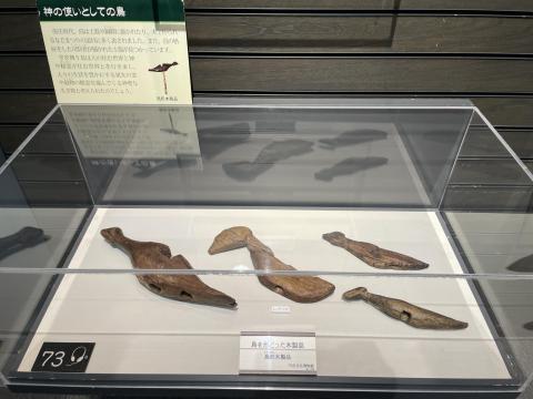 鳥形木製品