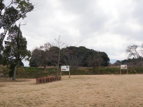 巣山古墳