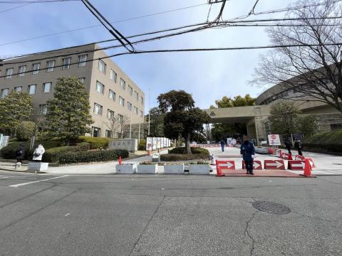 関大正門