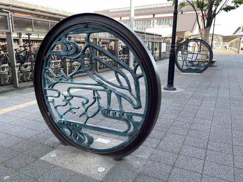 土山駅前モニュメント