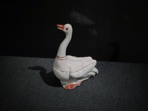 紅毛白雁香合