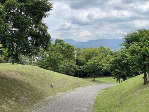経塚山