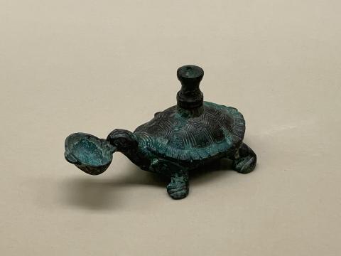 亀形硯滴