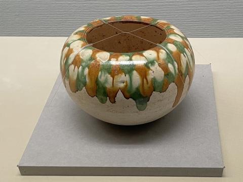 唐三彩壺