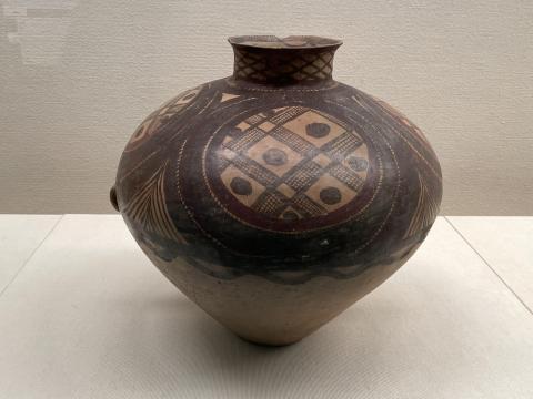 彩陶双耳壺