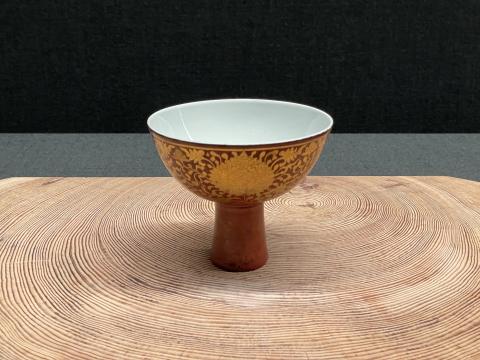 金襴手馬上杯
