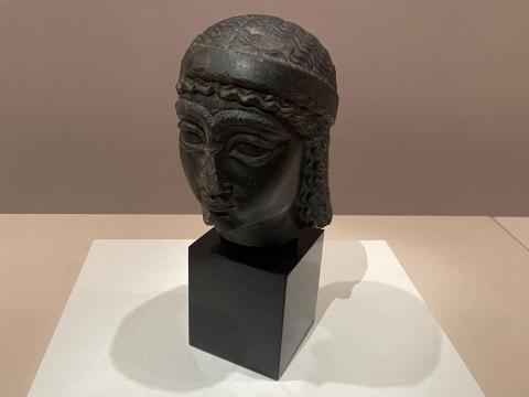 婦人頭像（イラク・テロー）
