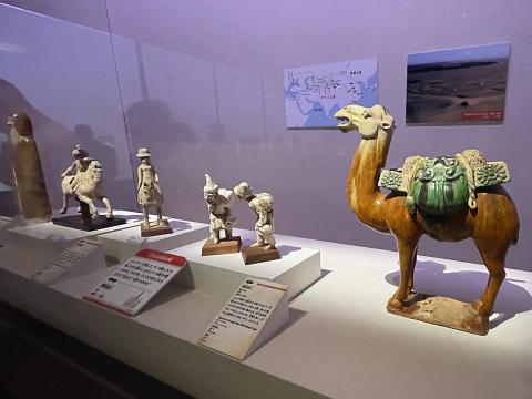 三彩駱駝