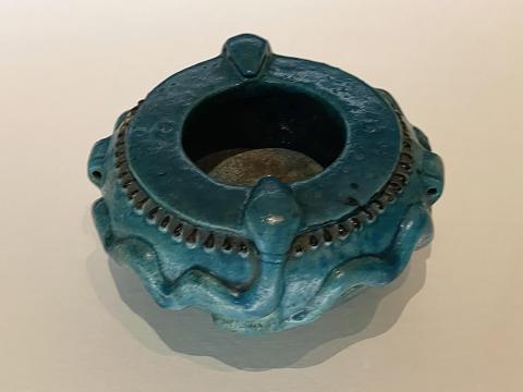 蛇飾壺