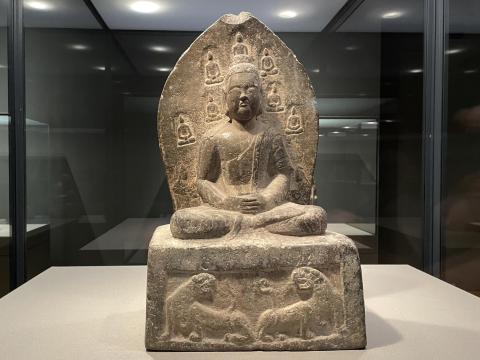 如来坐像 