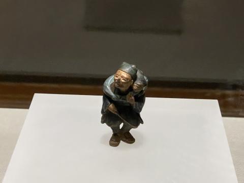 猿回し木彫彩色根付