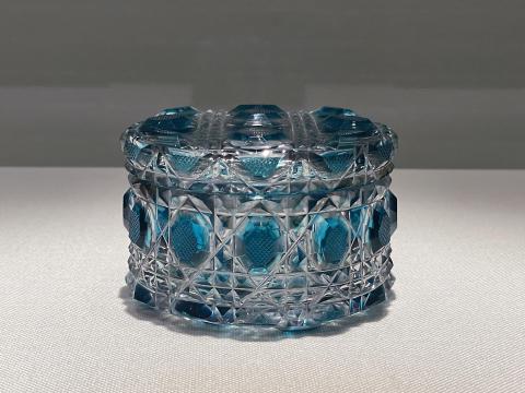 手彫り薩摩切子青緑色被せガラス蓋物