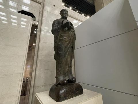 平清盛立像
