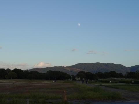 月