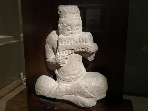 簫楽天像