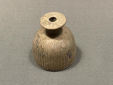㊵白色陶器アリュバロス型香油壺