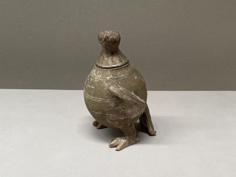 緑釉鴟鶚尊